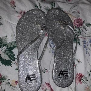 american eagle 2000s silver flip flops